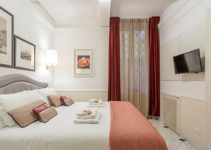 Stylish Spanish Steps Retreat *