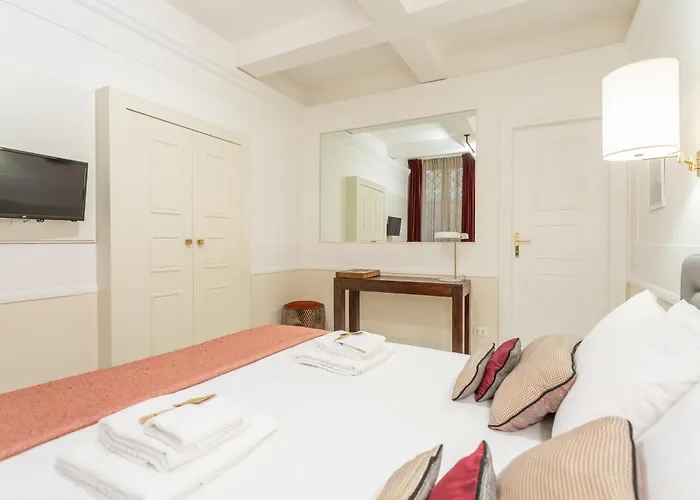 Stylish Spanish Steps Retreat * Roma