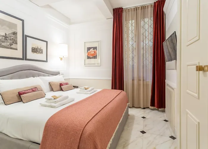 Stylish Spanish Steps Retreat * Roma